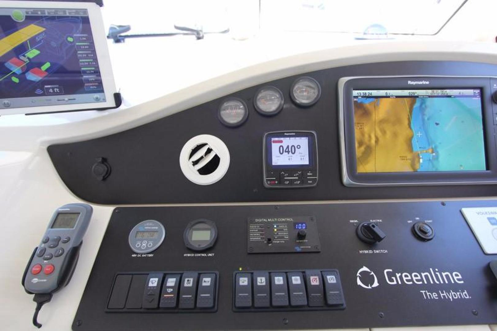 Greenline-33 300 2014-Inspiration Annapolis-Maryland-United States-Helm Detail-923128 | Thumbnail