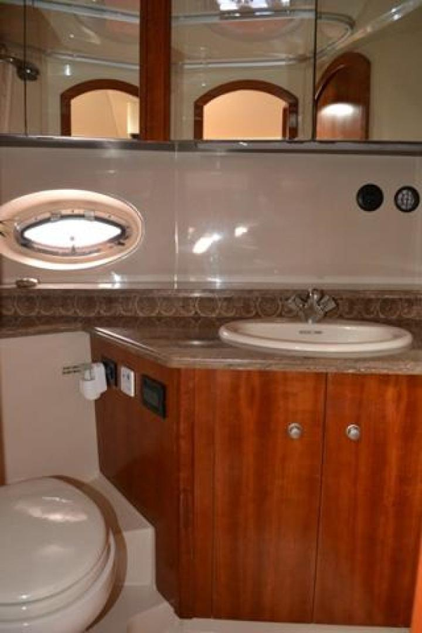 Cruisers Yachts-460 Express 2008-Bikini Blues Miami-Florida-United States-Master Head-924364