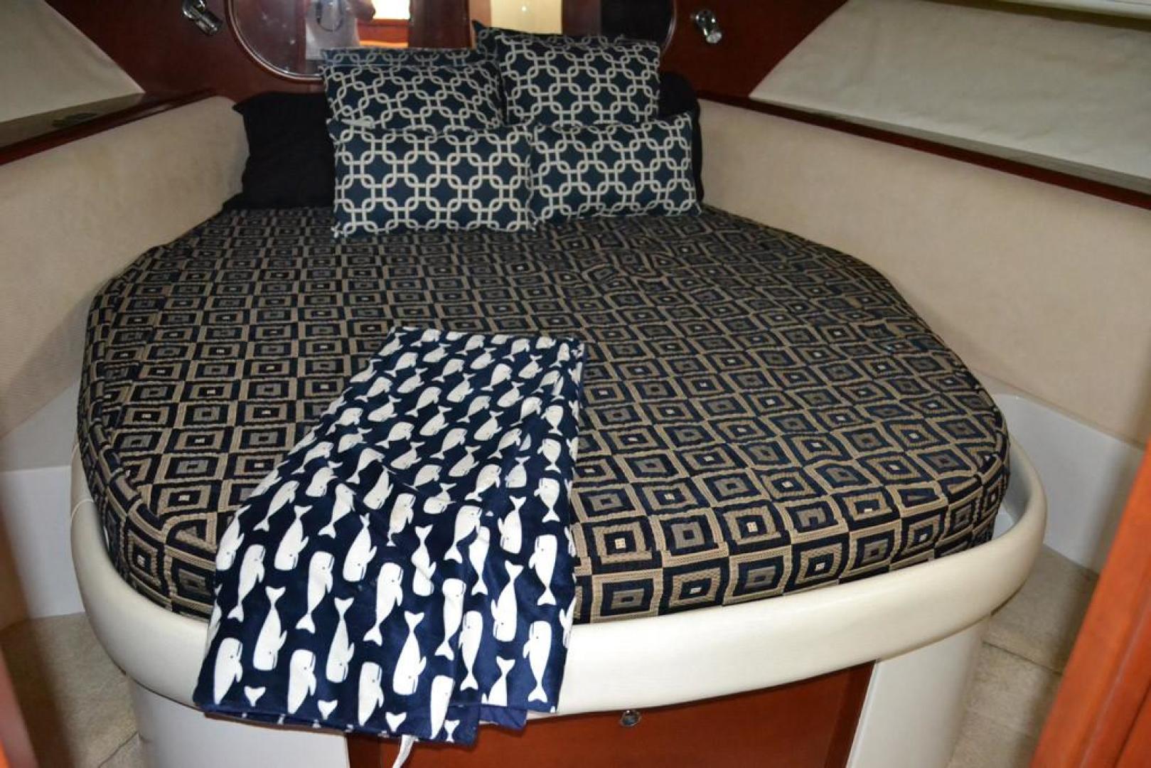 Chris-Craft-Roamer 2003-Lady Fairbanks Merritt Island-Florida-United States-Forward Berth-924471 | Thumbnail