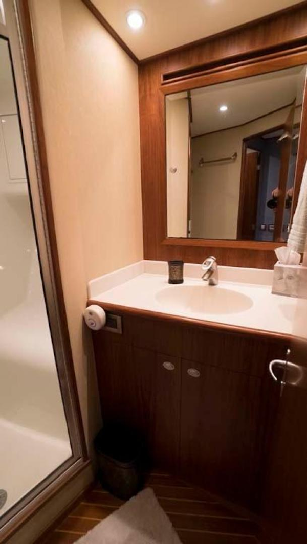 Jim Smith-Custom Convertible Sportfish 2006-Silky Palm Beach-Florida-United States-Guest Vanity-924632