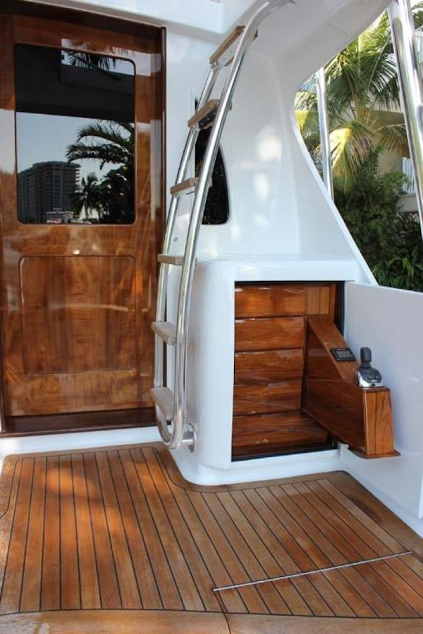 F&S-Convertible 2013-Triple F Coral Gables-Florida-United States-Tackle and Joy Stick Station-1016959