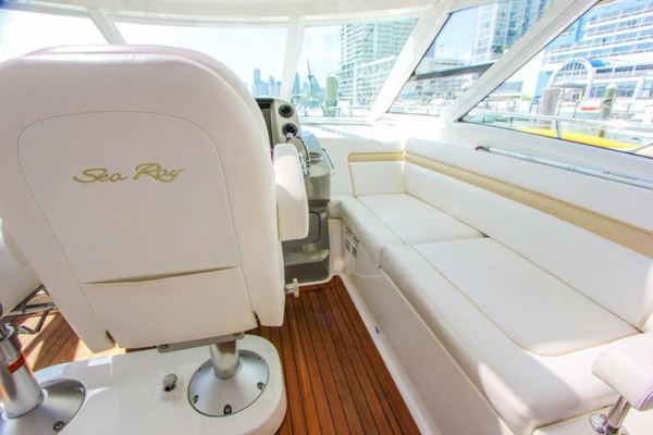 Sea Ray-540 Sundancer 2011-XS Miami-Florida-United States-Helm Area Seating-918513
