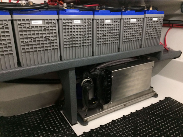 French Yachts-Spearo 2019 -Stuart-Florida-United States-Batteries AC-1814300