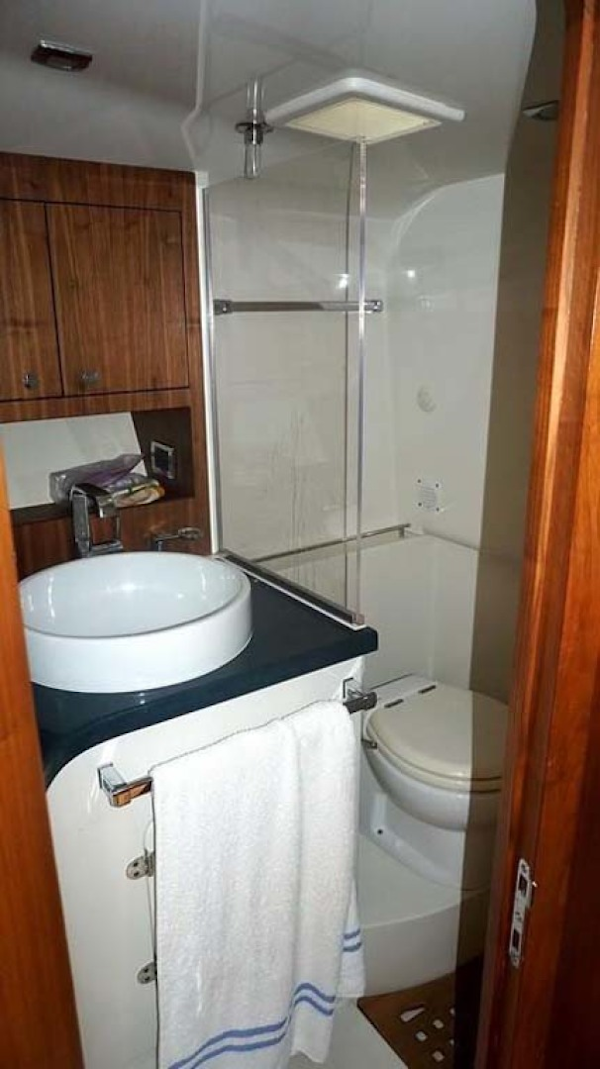 Chris-Craft-Corsair 36 2013-La Dolce Vita Fort Lauderdale-Florida-United States-Head and Shower-1074578