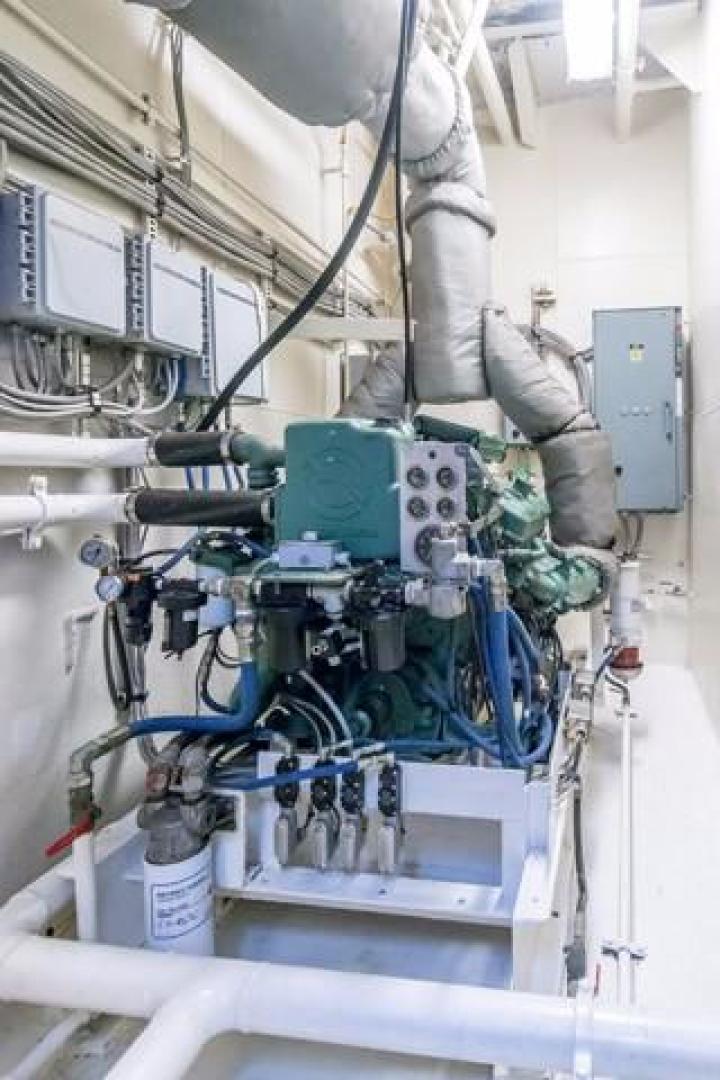 Shadow-Marine Expedition Mothership  Allure Class 2007-Global Ft. Lauderdale-Florida-United States-Bow Thruster Engine-919060 | Thumbnail