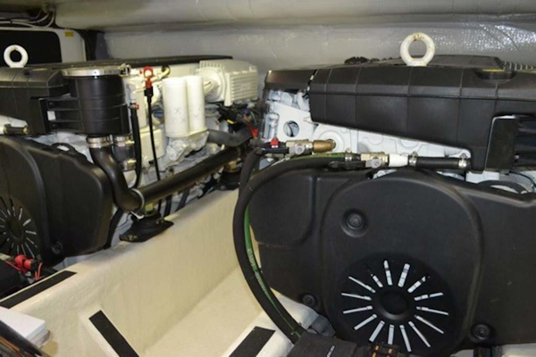Sabre-42 Salon Express 2016-Rowe Boat Jacksonville-Florida-United States-Engines-924735