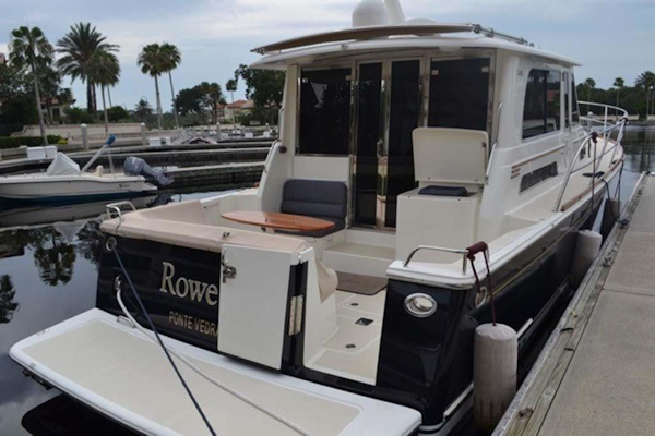 Sabre-42 Salon Express 2016-Rowe Boat Jacksonville-Florida-United States-Stern-924705