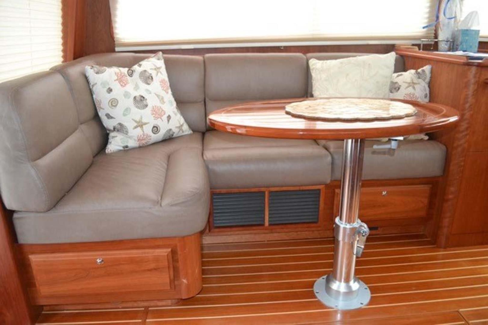 Sabre-42 Salon Express 2016-Rowe Boat Jacksonville-Florida-United States-Salon Settee-924716 | Thumbnail