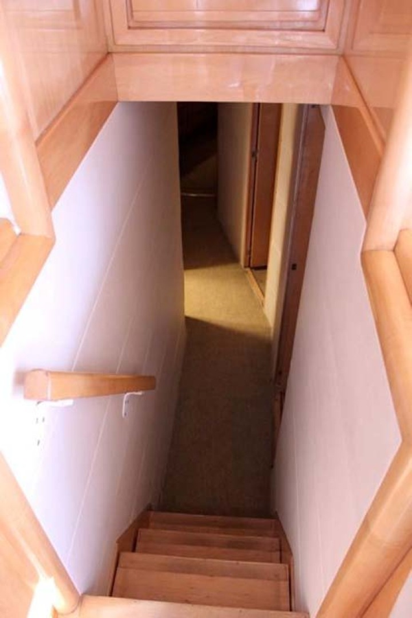 Bertram-54 Convertible 2000-Reel Healin Lighthouse Point-Florida-United States-Hallway-1065932