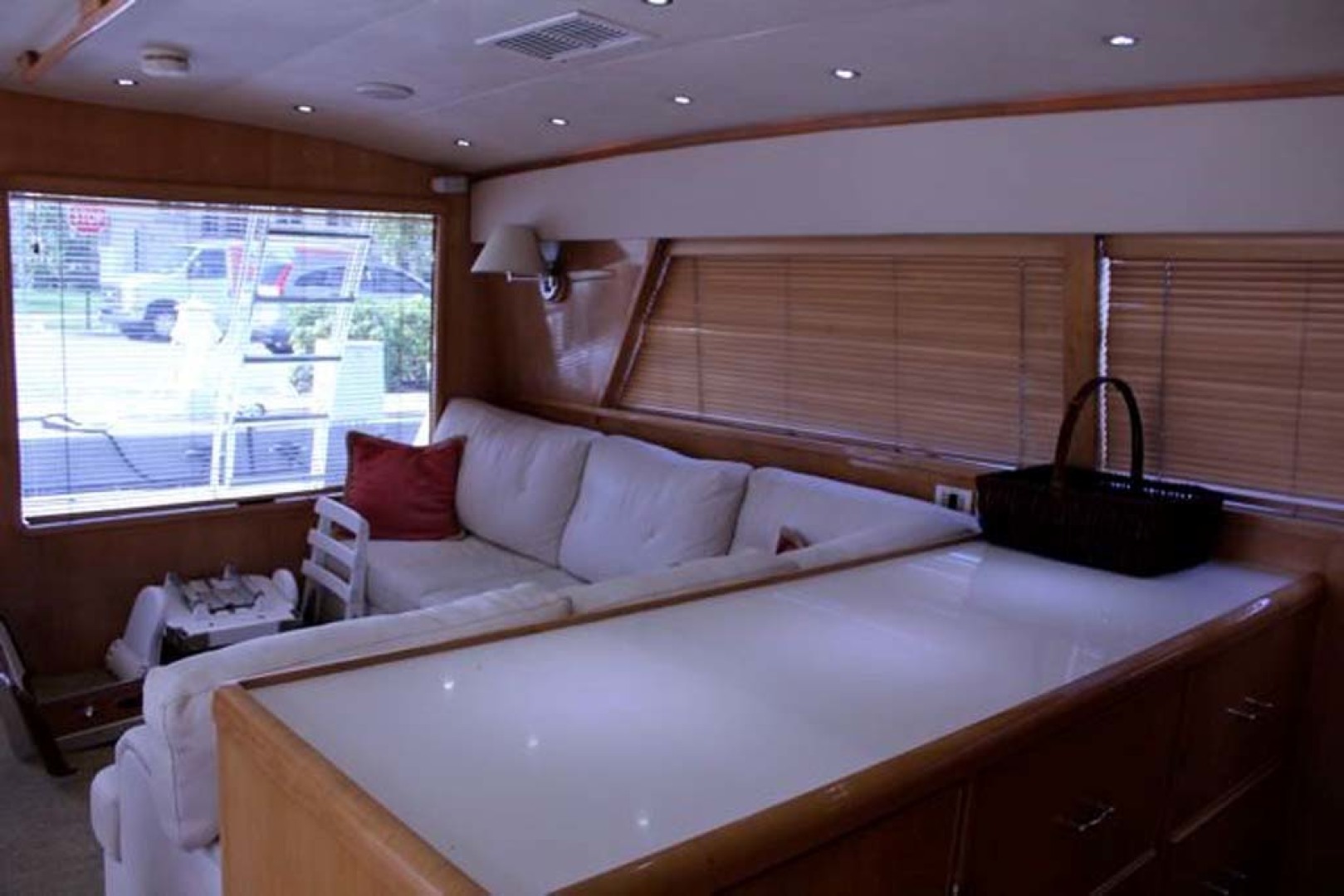 Bertram-54 Convertible 2000-Reel Healin Lighthouse Point-Florida-United States-Salon Aft-1065930 | Thumbnail