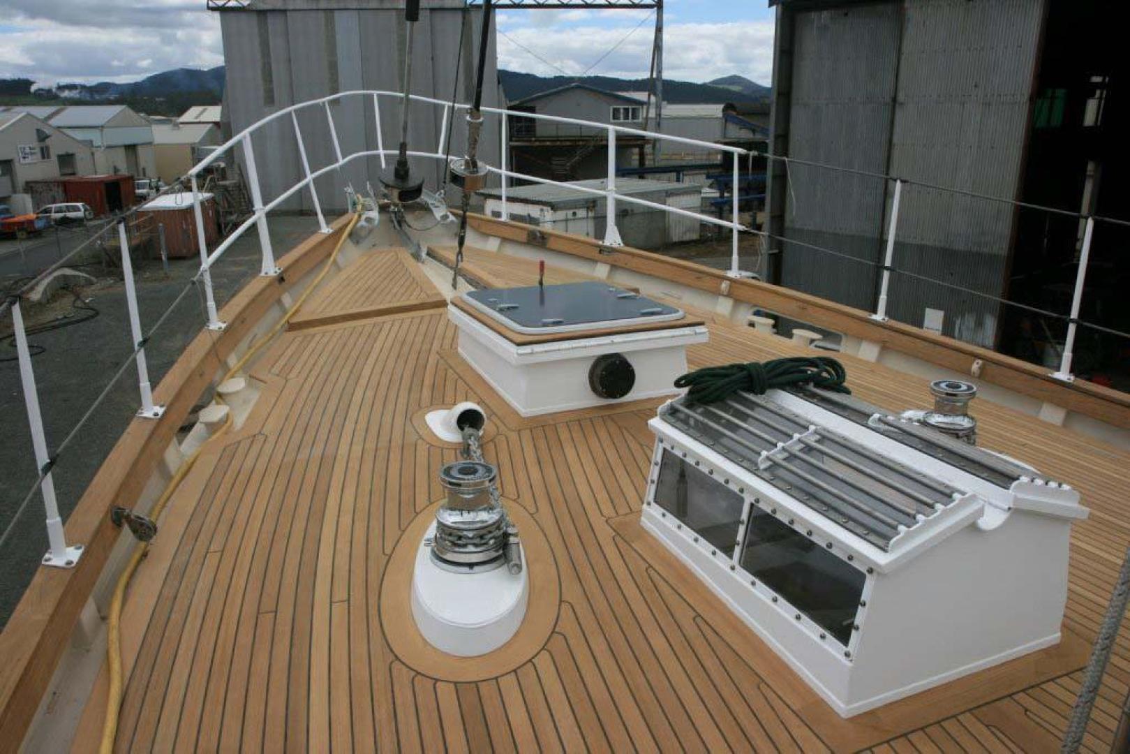 Custom-John Walsh Expedition Schooner 1988-Quest Ft. Lauderdale-Florida-United States-Foredeck-924085 | Thumbnail