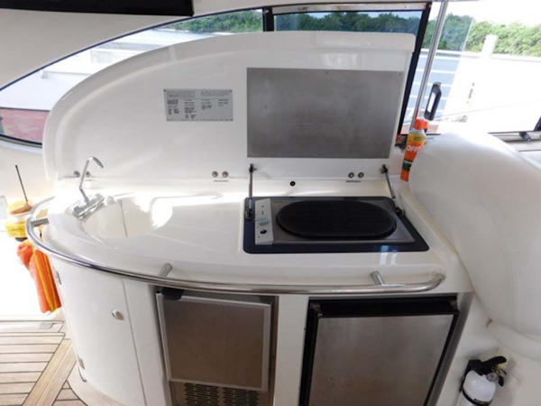 Sunseeker-Predator 2001-Cheryl Lynn Stuart-Florida-United States-Wet Bar with Grill, Icemaker and Refrigerator-1120330
