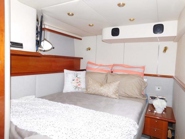 Sunseeker-Predator 2001-Cheryl Lynn Stuart-Florida-United States-VIP Stateroom-1120360