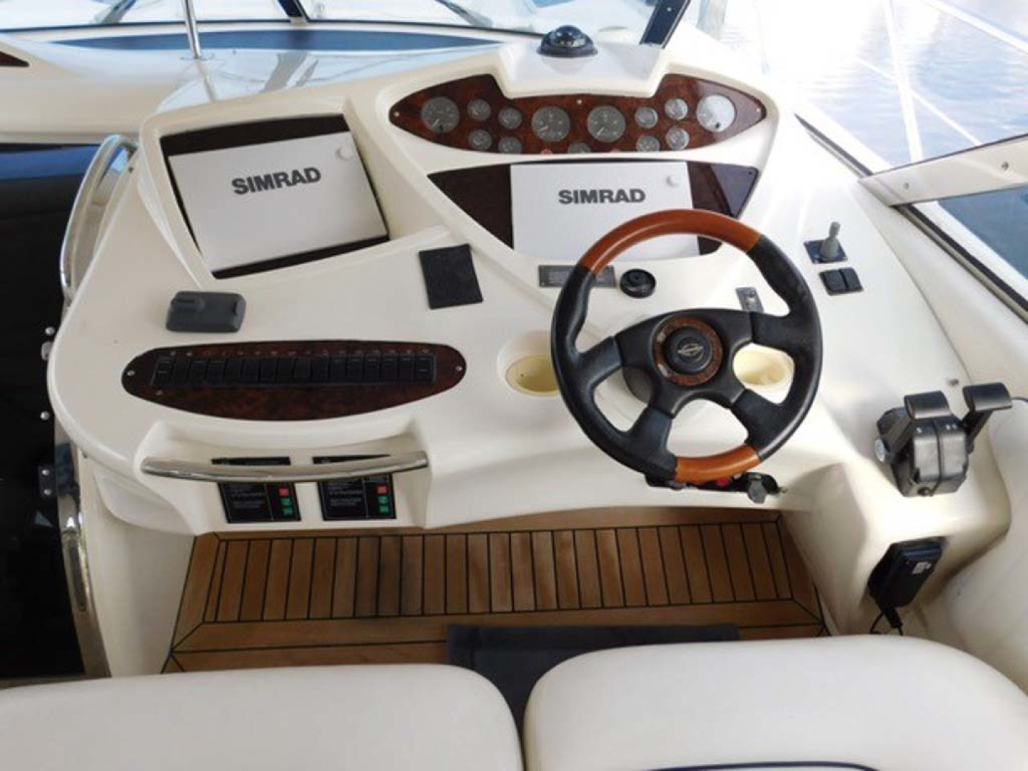 Sunseeker-Predator 2001-Cheryl Lynn Stuart-Florida-United States-Helm-1120333 | Thumbnail