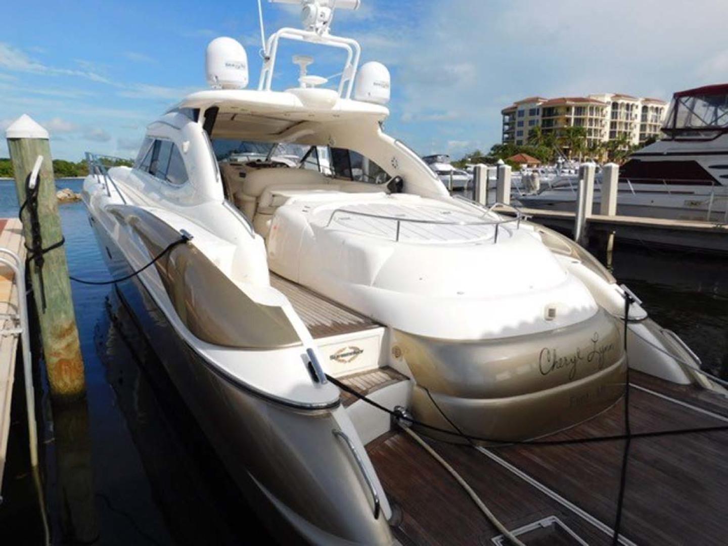 Sunseeker-Predator 2001-Cheryl Lynn Stuart-Florida-United States-Sundeck Platform-1120320 | Thumbnail