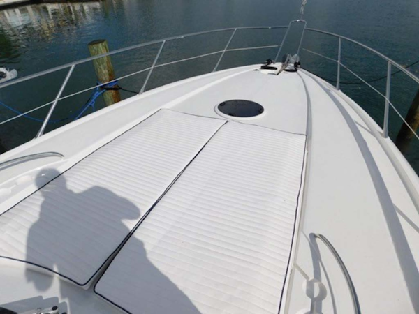 Sunseeker-Camargue Hard Top with Sunroof 2002-Hula Girl Stuart-Florida-United States-Foredeck-1065722