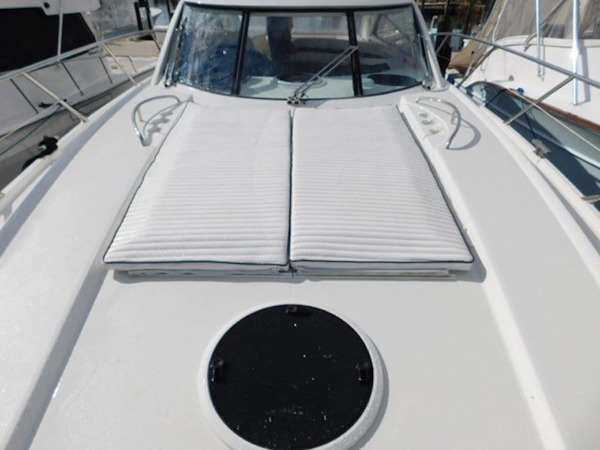 Sunseeker-Camargue Hard Top with Sunroof 2002-Hula Girl Stuart-Florida-United States-Sun Pads Forward-1065723