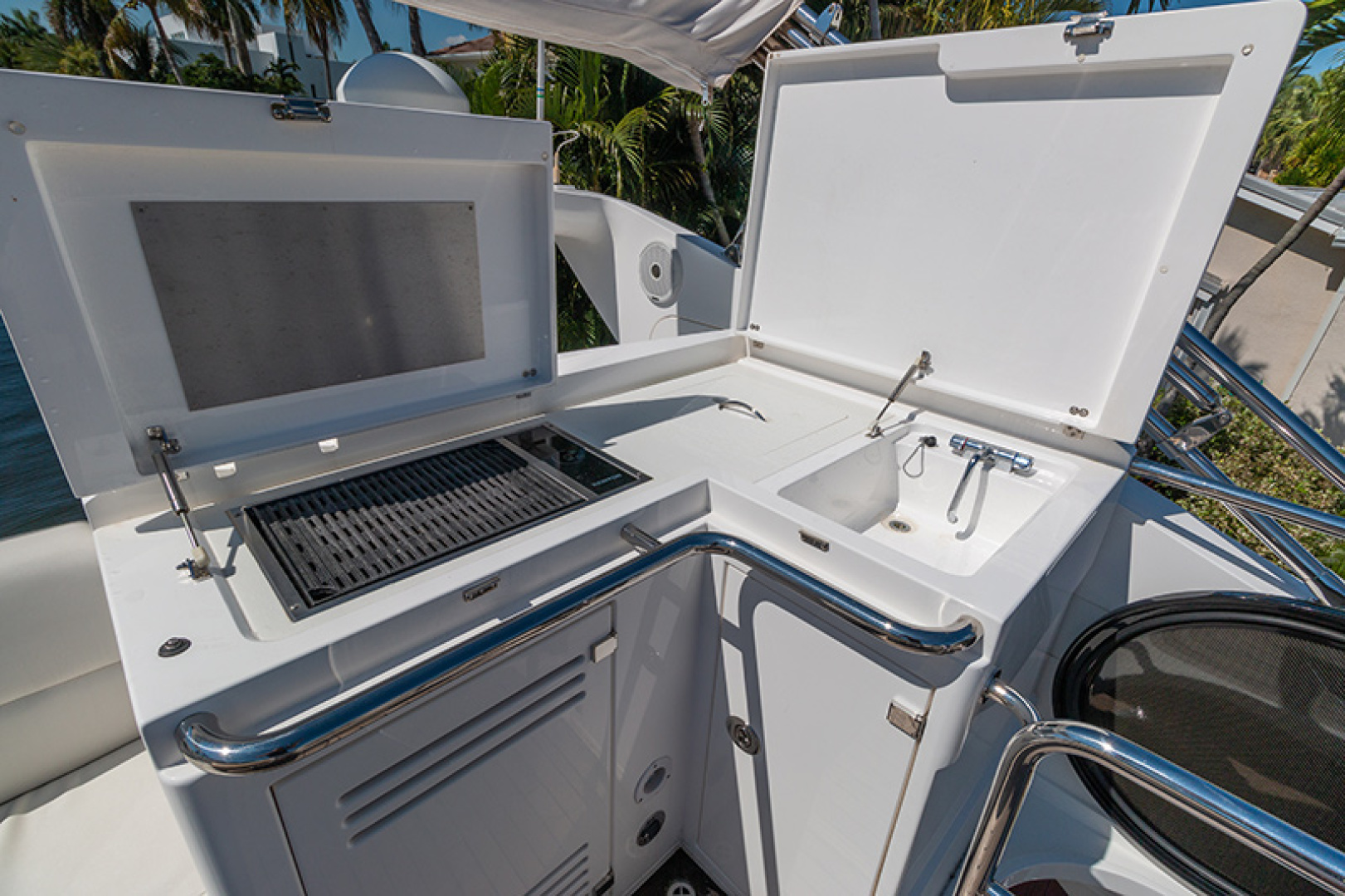 Sunseeker-Sport Yacht 68 2015-LONG WAY ROUND Puerto Sotogrande-Spain-Upper Deck/ Grill-1137357 | Thumbnail