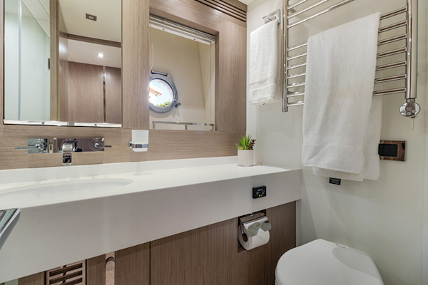 Sunseeker-Sport Yacht 68 2015-LONG WAY ROUND Puerto Sotogrande-Spain-Guest Bath-1137350