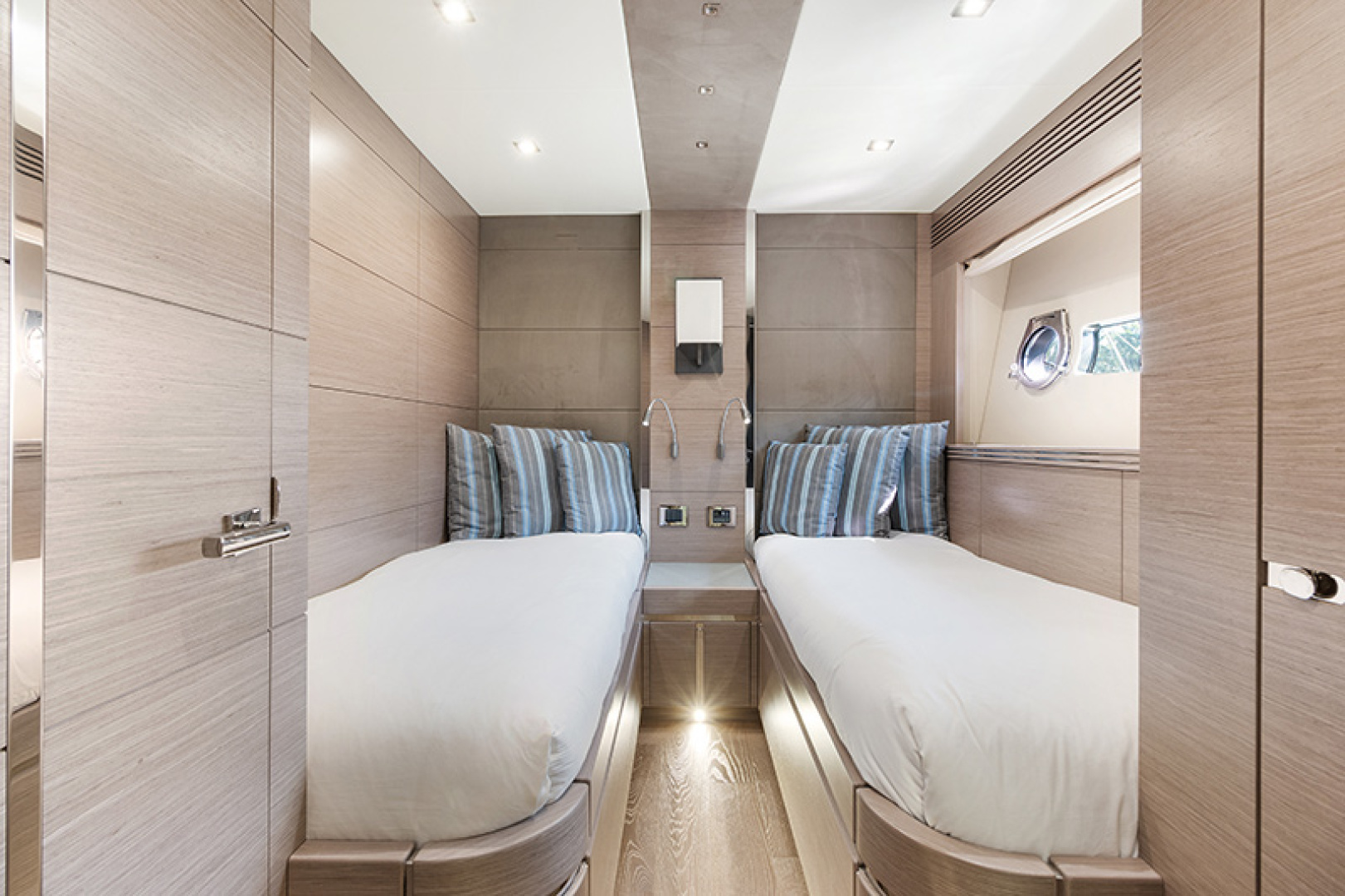 Sunseeker-Sport Yacht 68 2015-LONG WAY ROUND Puerto Sotogrande-Spain-Guest Stateroom-1137351 | Thumbnail