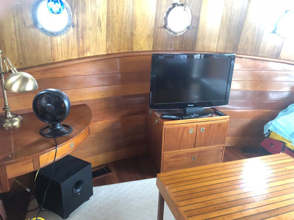 Durbeck-Seaton North Sea Trawler 1982-Phoenix Wickford-Rhode Island-United States-Salon TV-1078224