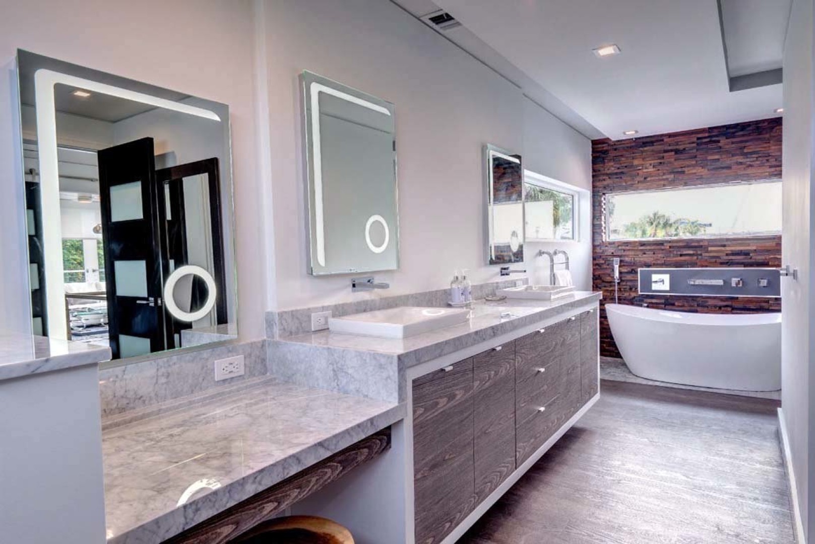 Global Boatworks-Luxury House Yacht 2017-Luxuria Ft. Lauderdale-Florida-United States-Master Bath-1080781 | Thumbnail