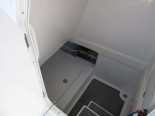 SeaHunter-39 Center Console 2017-SQUEEZE PLAY II Madeira Beach-Florida-United States-Console Interior-1117897