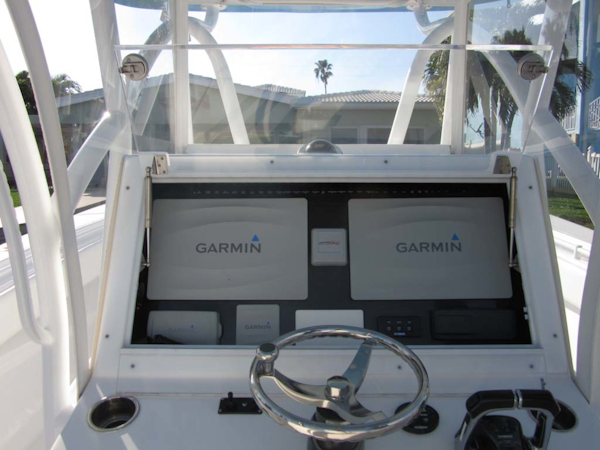 SeaHunter-39 Center Console 2017-SQUEEZE PLAY II Madeira Beach-Florida-United States-Electronics covers-1117906
