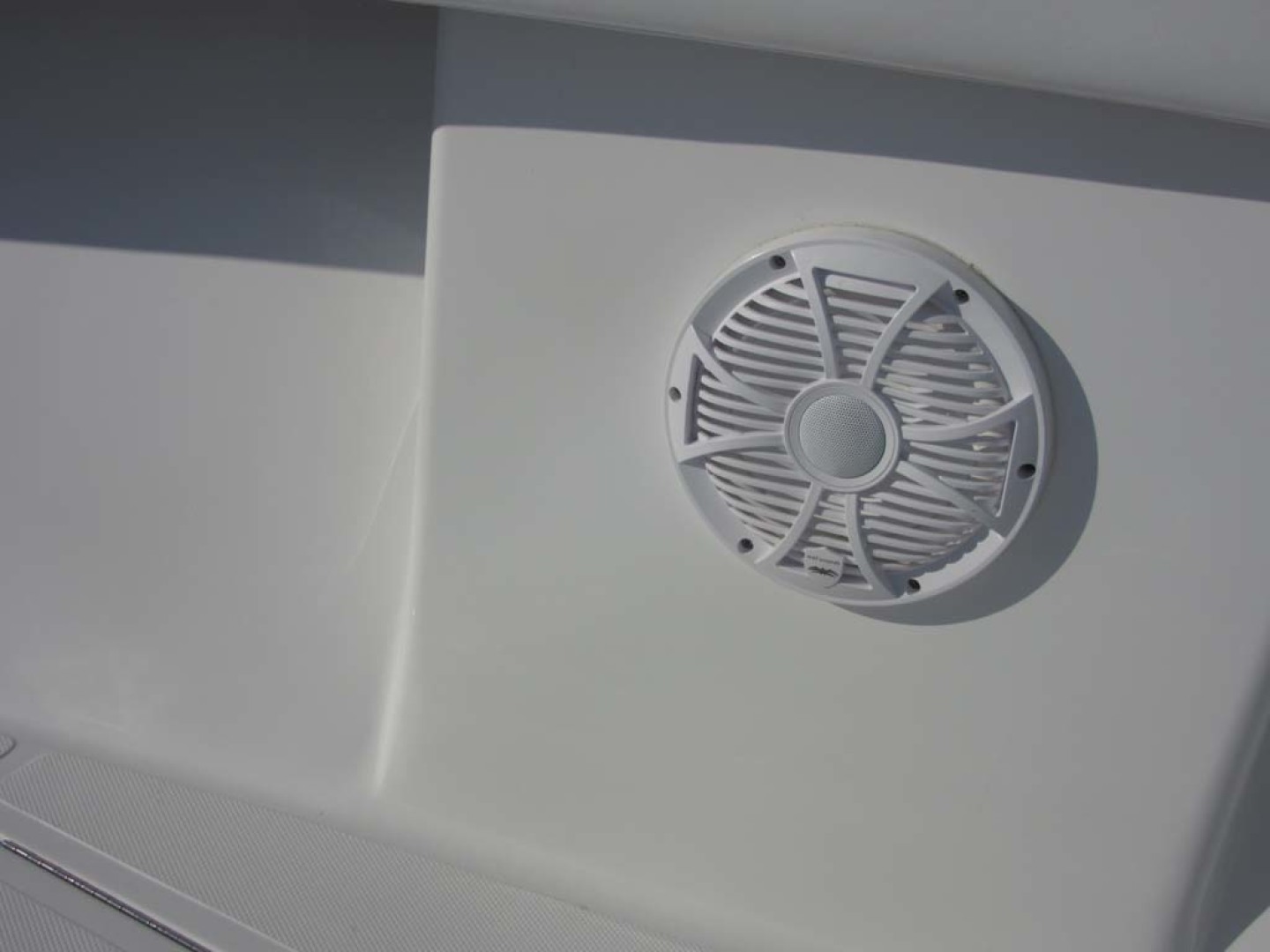 SeaHunter-39 Center Console 2017-SQUEEZE PLAY II Madeira Beach-Florida-United States-Wet Sound Speaker-1117920 | Thumbnail