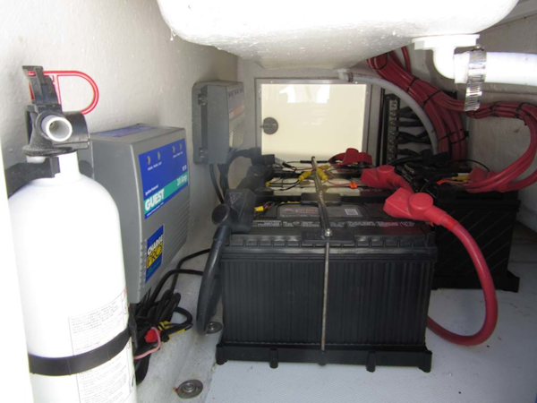 SeaHunter-39 Center Console 2017-SQUEEZE PLAY II Madeira Beach-Florida-United States-Batteries-1117922