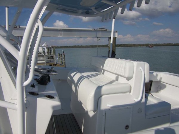 SeaHunter-39 Center Console 2017-SQUEEZE PLAY II Madeira Beach-Florida-United States-Helm Seat-1117904