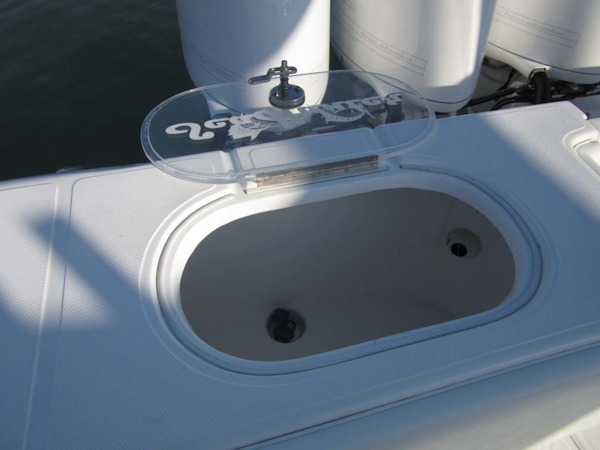 SeaHunter-39 Center Console 2017-SQUEEZE PLAY II Madeira Beach-Florida-United States-Stbd Transom Livewell-1117916
