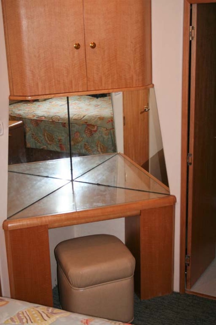 Titan-62 Custom Carolina Sportfish 2004-Trust Me Too Stuart-Florida-United States-Master Stateroom Vanity-1118223 | Thumbnail