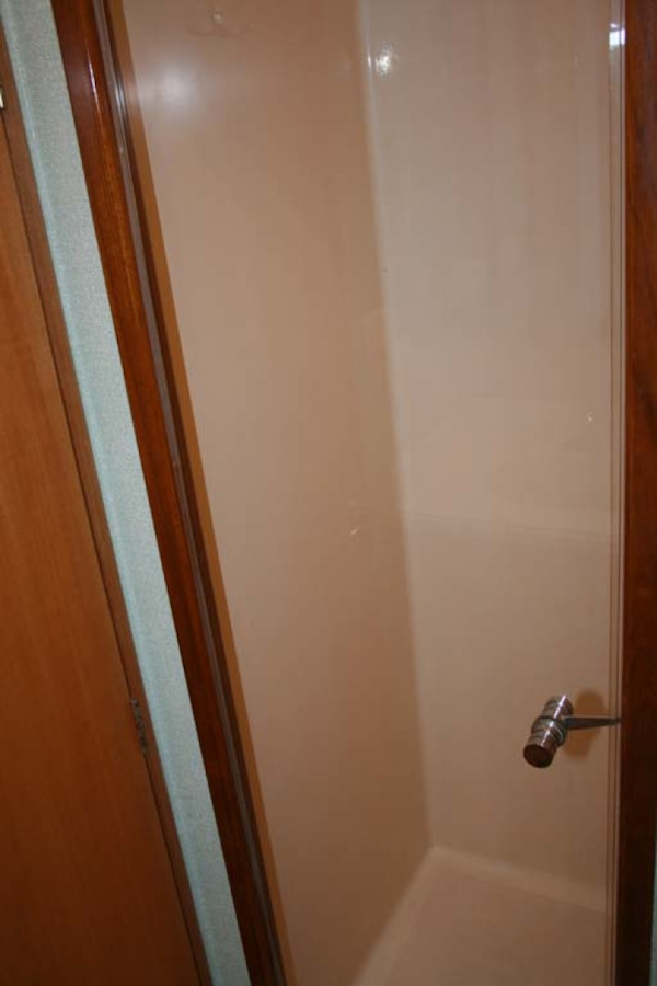 Titan-62 Custom Carolina Sportfish 2004-Trust Me Too Stuart-Florida-United States-Master Shower-1118231