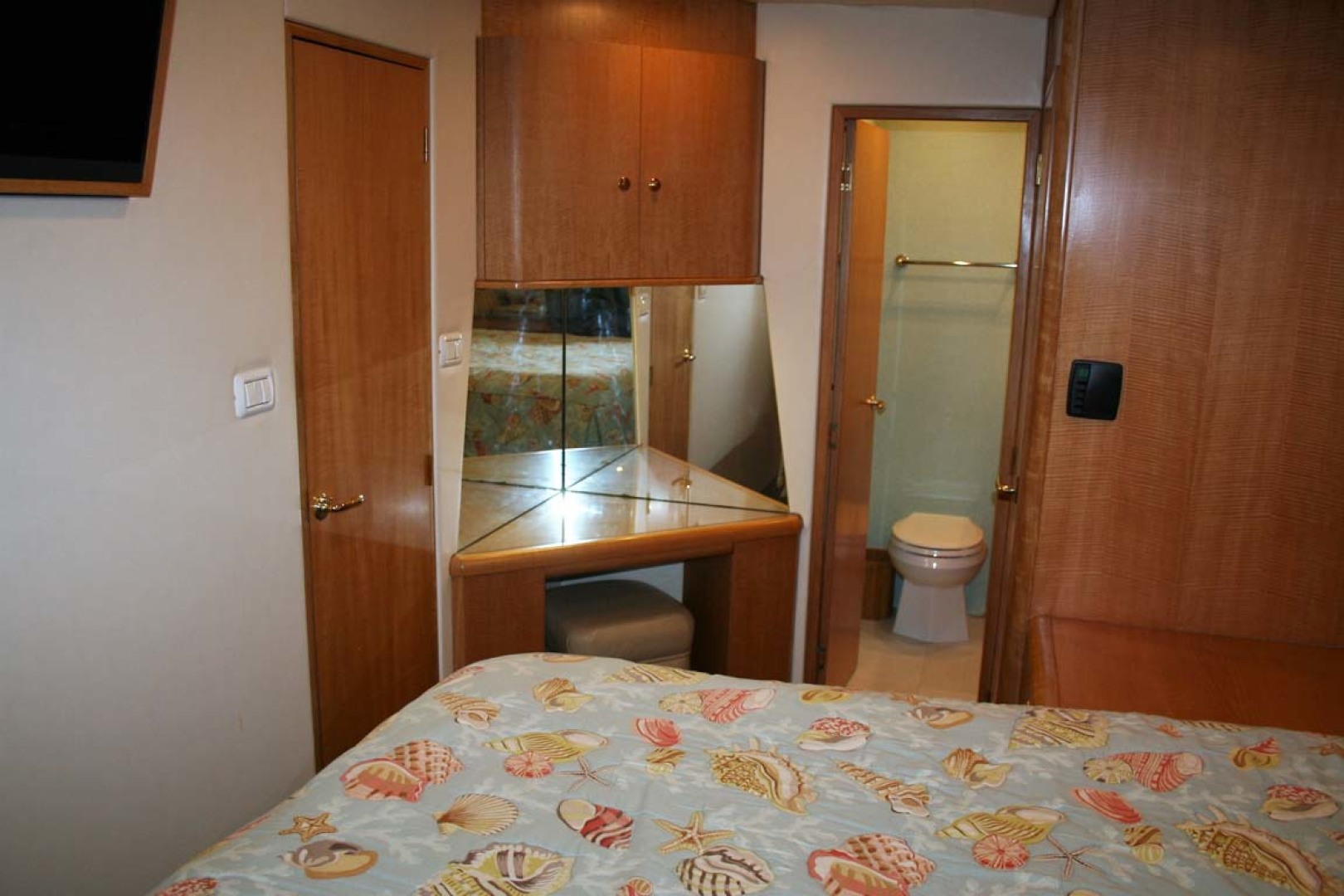 Titan-62 Custom Carolina Sportfish 2004-Trust Me Too Stuart-Florida-United States-Master Stateroom Vanity and Head-1118222 | Thumbnail