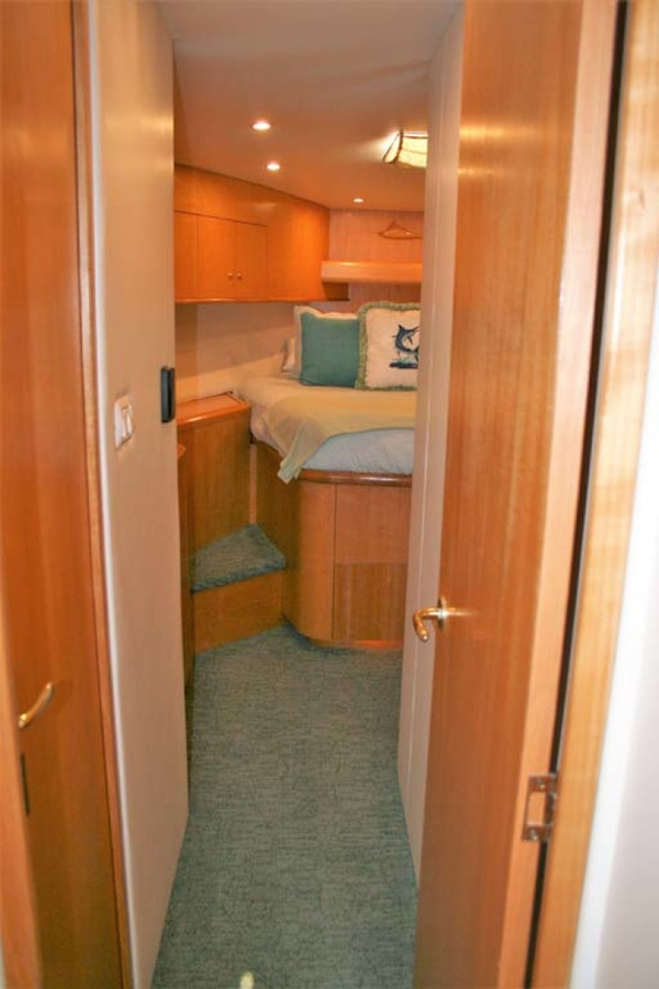 Titan-62 Custom Carolina Sportfish 2004-Trust Me Too Stuart-Florida-United States-Forward VIP Stateroom-1118233