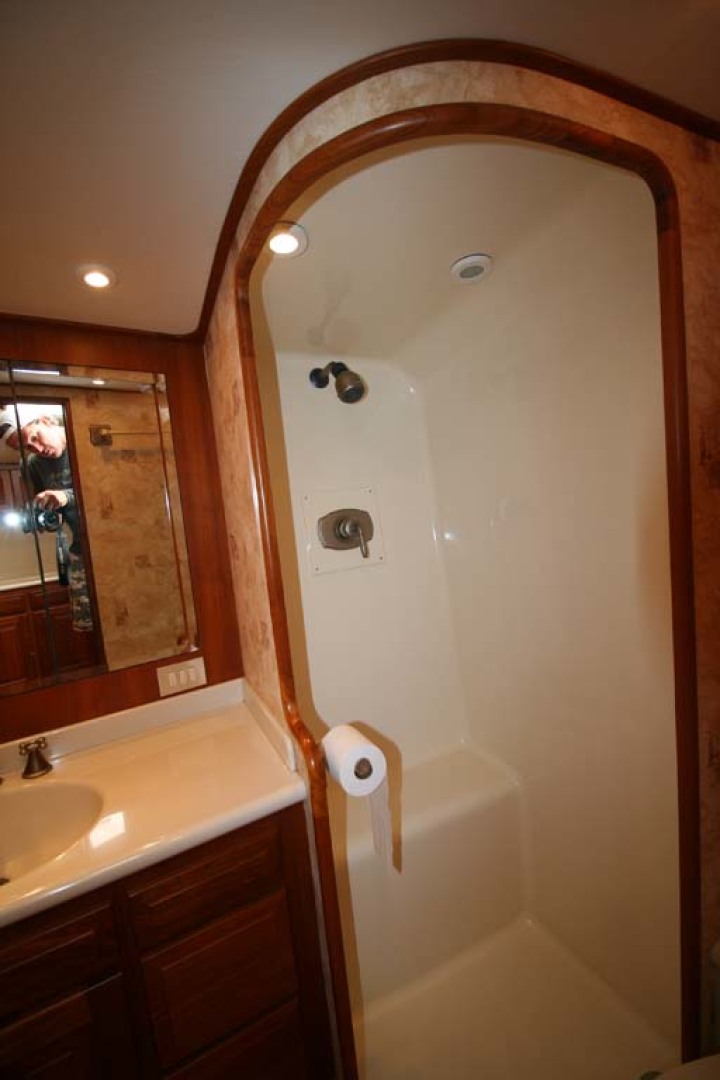 Scarborough-Ricky Scarborough Custom Carolina Express 2004-Farmer Cape May-New Jersey-United States-Shower-1123506 | Thumbnail