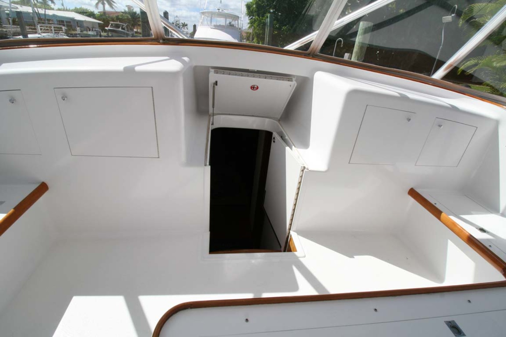 Scarborough-Ricky Scarborough Custom Carolina Express 2004-Farmer Cape May-New Jersey-United States-Cabin Entry-1123512 | Thumbnail