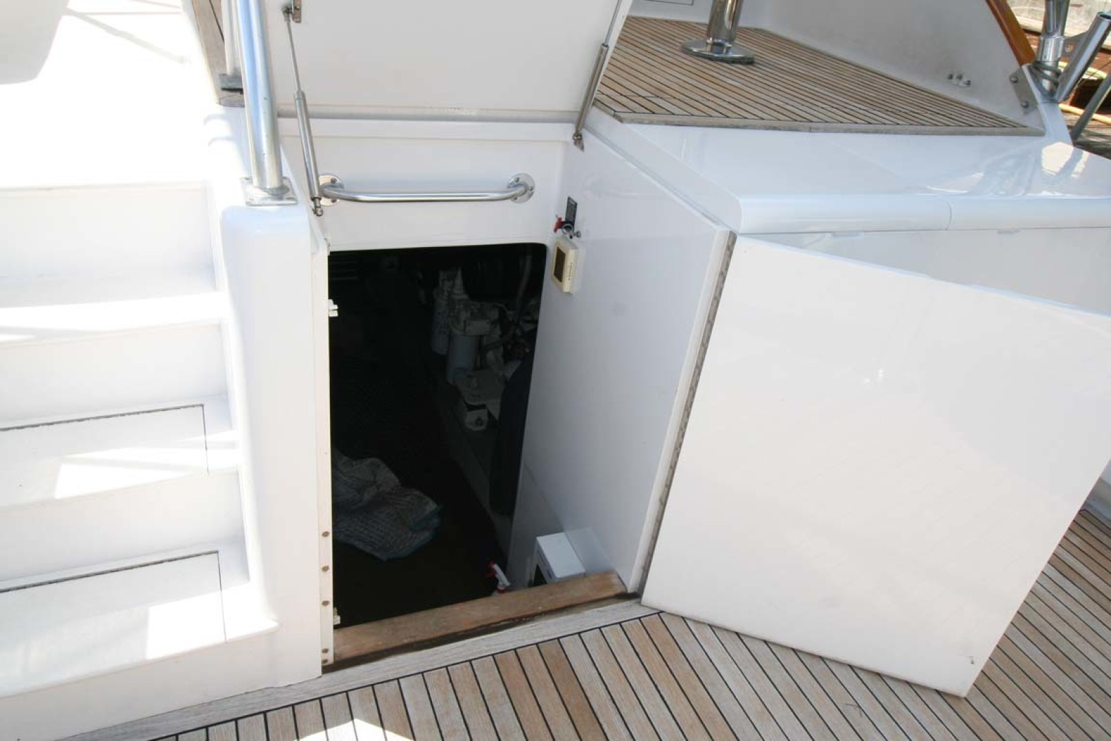 Scarborough-Ricky Scarborough Custom Carolina Express 2004-Farmer Cape May-New Jersey-United States-Engine Room Access-1123528 | Thumbnail