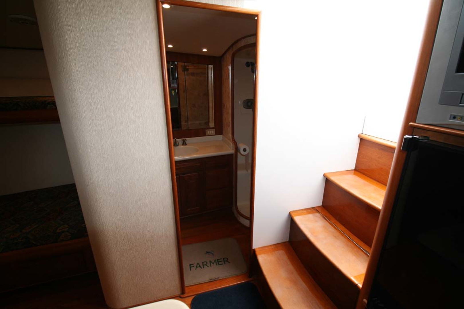 Scarborough-Ricky Scarborough Custom Carolina Express 2004-Farmer Cape May-New Jersey-United States-Cabin Entry-1123492 | Thumbnail