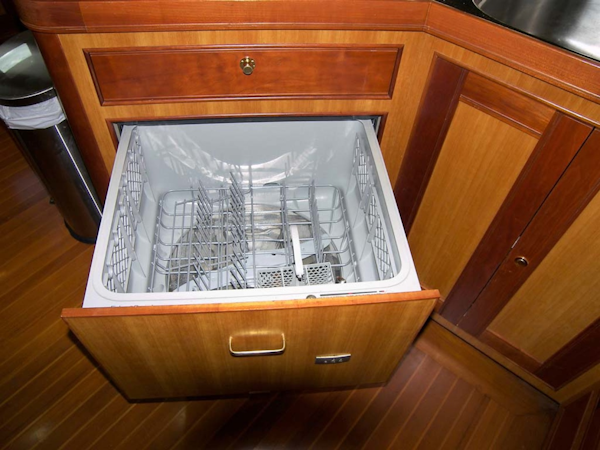 Marlow-70E Explorer 2004-Bluebonnet Sarasota-Florida-United States-Dishwasher-1129301