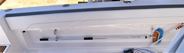 Nor-Tech-390 Sport 2018 -Boca Raton-Florida-United States-Under Gunnel rold storage-1130622