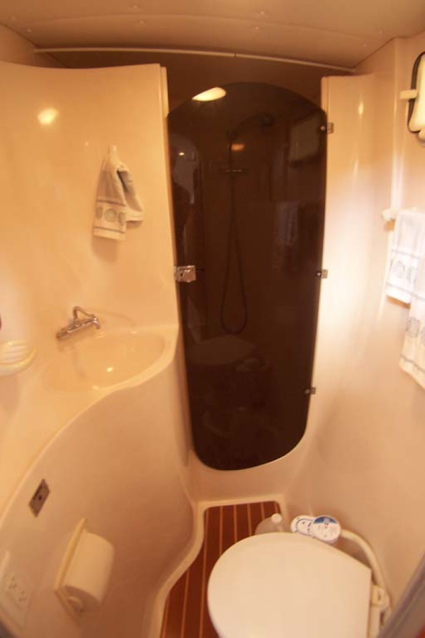 PDQ-MV34 2003-Easy Riders Stuart-Florida-United States-24 Head W Shower Door Closed-1139530