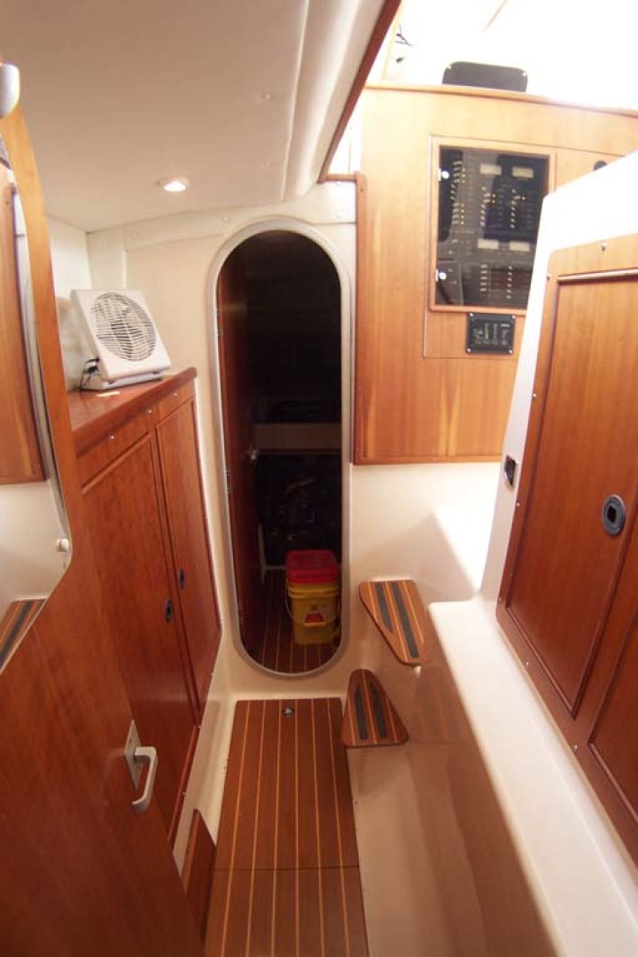 PDQ-MV34 2003-Easy Riders Stuart-Florida-United States-22 Starboard Hull Entrance To MSR-1139528 | Thumbnail