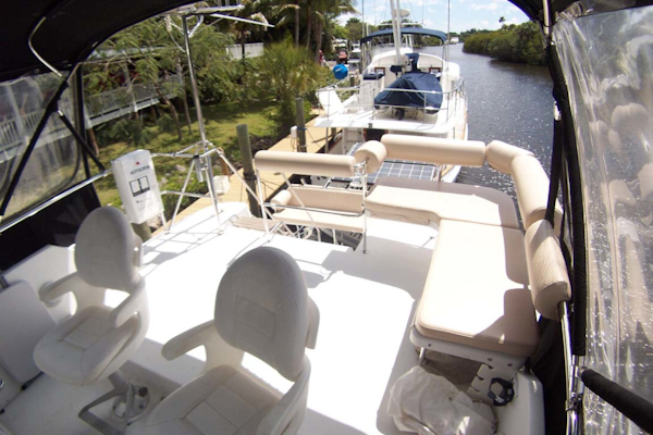 PDQ-MV34 2003-Easy Riders Stuart-Florida-United States-8 Comfortable L Shaped Settee In Flybridge-1139512