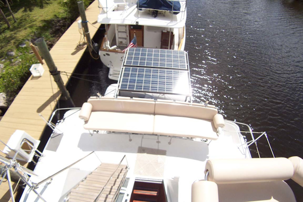 PDQ-MV34 2003-Easy Riders Stuart-Florida-United States-9 Solar Panels Aft Cockpit Seating-1139513