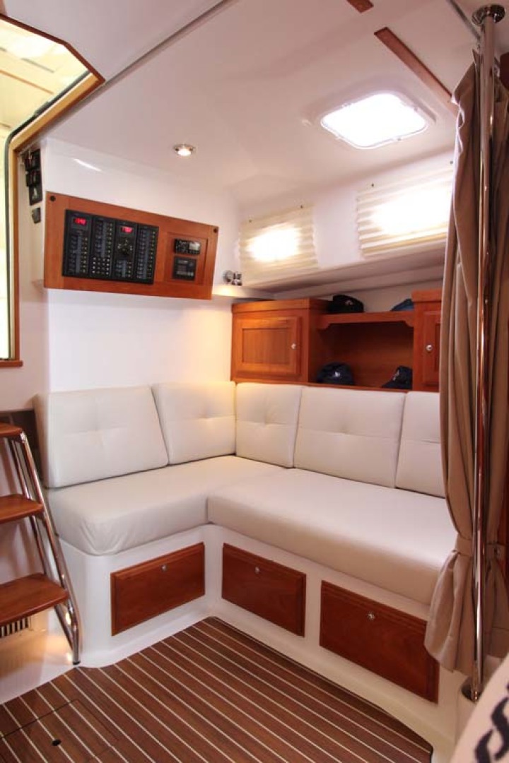 Back Cove-34 2015-Blue Chip Arnold-Maryland-United States-Cabin Settee-1152176 | Thumbnail