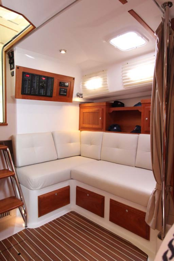 Back Cove-34 2015-Blue Chip Arnold-Maryland-United States-Cabin Settee-1152176