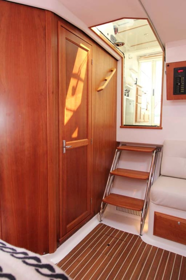 Back Cove-34 2015-Blue Chip Arnold-Maryland-United States-Cabin Looking Aft-1152180