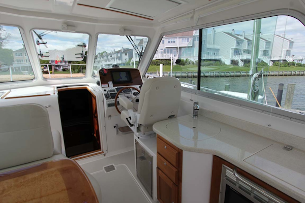Back Cove-34 2015-Blue Chip Arnold-Maryland-United States-Galley And Helm-1152191